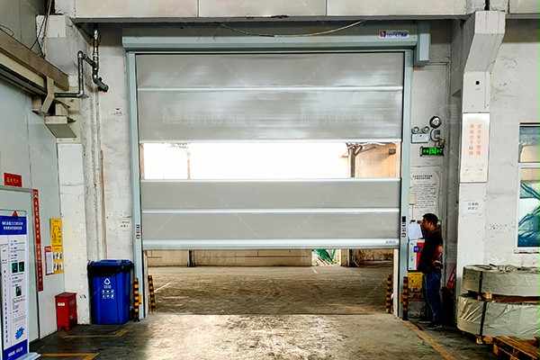 西朗门业快速门