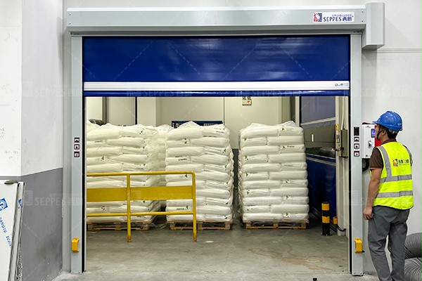 西朗门业快速门