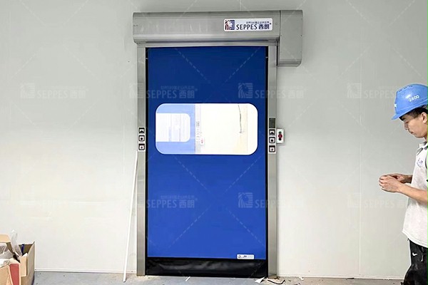 西朗门业洁净车间快速门