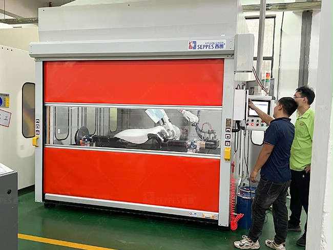 西朗门业快速门