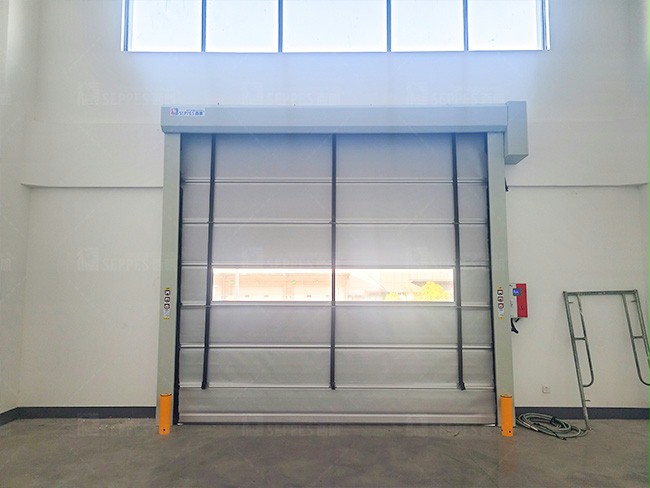 西朗门业堆积快速门