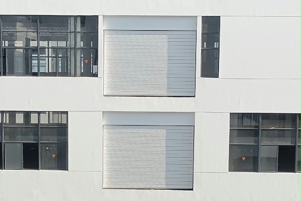 西朗门业吊装口硬质快速门 西朗门业吊装口硬质快速门