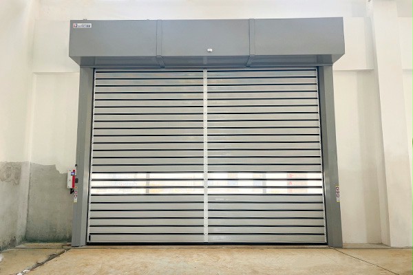 西朗门业硬质快速门