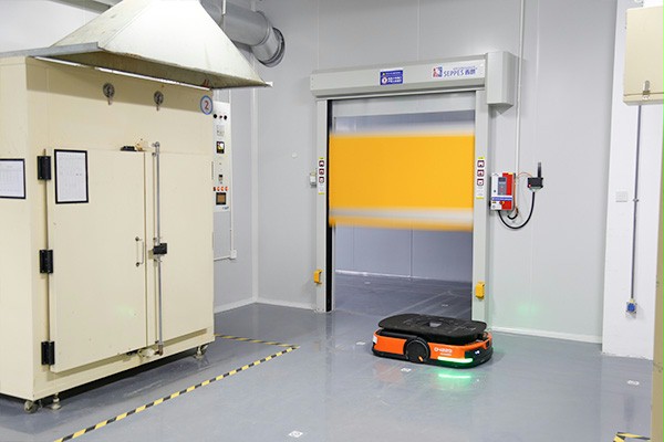 西朗门业AGV联动功能快速门