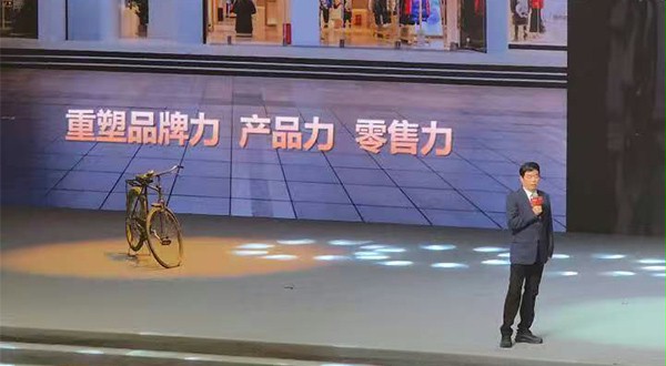 波司登集团董事长高德康分享创业历程与品牌发展